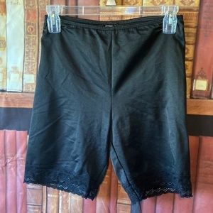 Body Slimmers‎ lace trim Capri shorts